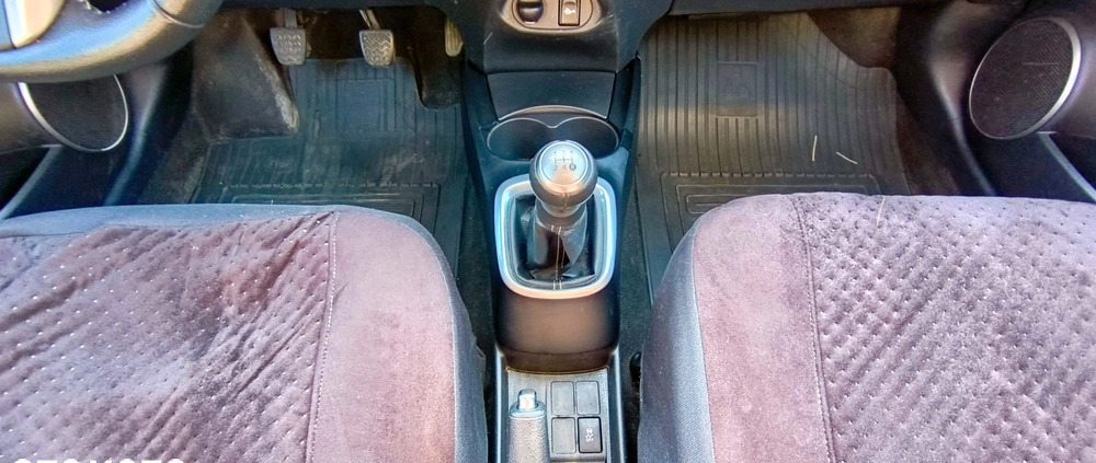 Toyota Yaris cena 23999 przebieg: 270000, rok produkcji 2015 z Wałbrzych małe 277